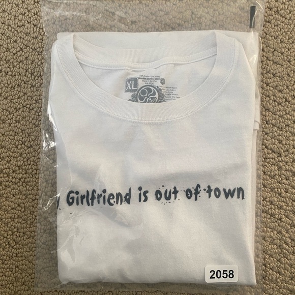 HIC Hawaiian Island Creations “My Girlfriend Is Out Of Town” Tee Shirt Men XL - Picture 6 of 6